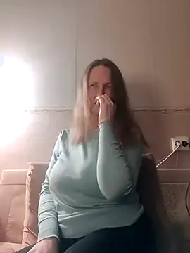 Evelina cute online show from January 9, 2025, 3:55 pm