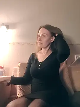 Evelina cute online show from March 15, 2026, 6:03 pm