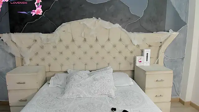 AmberGreyy  online show from October 17, 2025, 5:59 pm