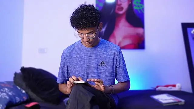 harrytwink18 online show from December 30, 2024, 1:25 pm