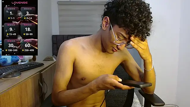 harrytwink18 online show from September 17, 2025, 4:08 pm