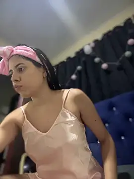 Snapshot of little_isabela1 chatting on December 2, 2024, 10:56 pm little isabela1 online show from December 2, 2024, 10:56 pm