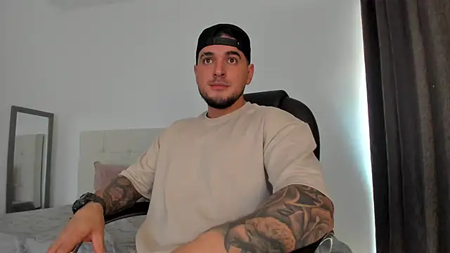 Teilor Creed online show from December 2, 2025, 6:47 pm