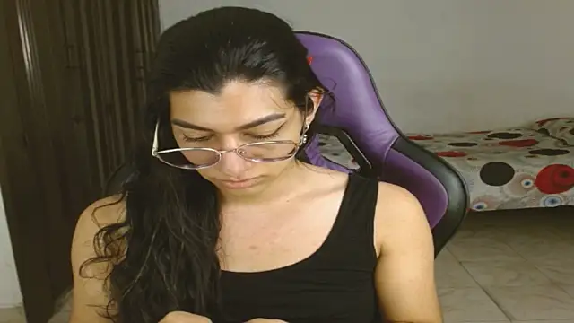 engielphoenis14 online show from September 18, 2025, 9:06 pm