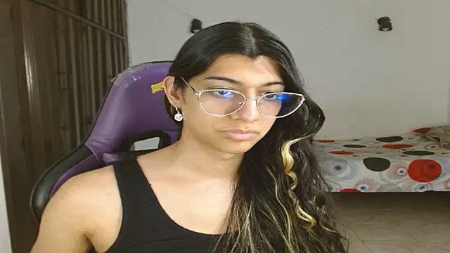 engielphoenis14 online show from September 23, 2025, 9:40 pm