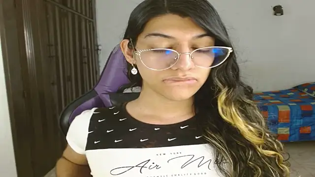 engielphoenis14 online show from October 9, 2025, 10:41 pm