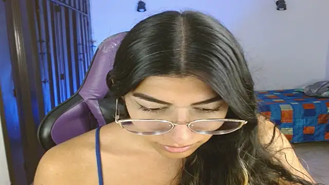 engielphoenis14 online show from November 7, 2025, 9:15 pm