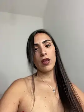 Snapshot of alessandra-a chatting on December 25, 2024, 3:29 am alessandra-a online show from December 25, 2024, 3:29 am