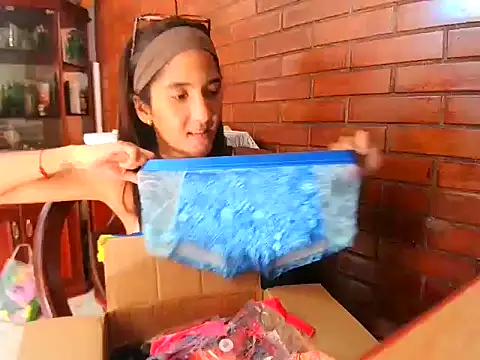 singlemom4 online show from March 19, 2026, 7:29 pm