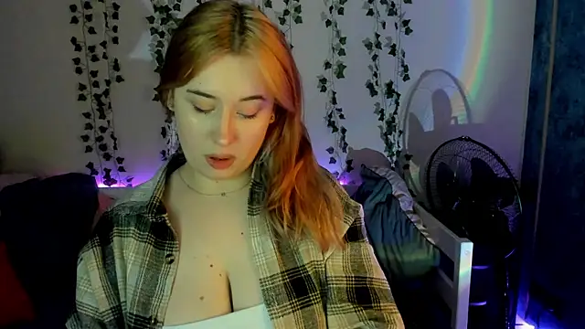 Emily Gin online show from February 12, 2025, 5:47 am