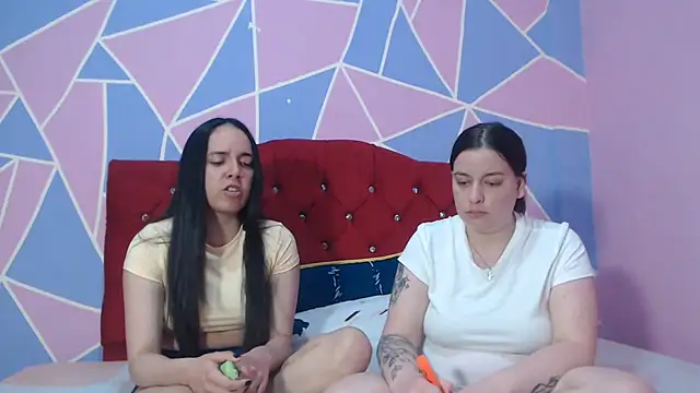 Snapshot of Lola_barbara chatting on June 4, 2026, 10:27 pm Lola barbara online show from June 4, 2026, 10:27 pm
