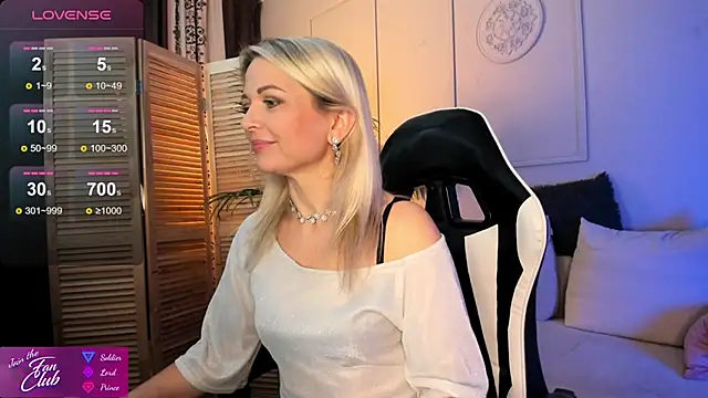 Gloria Lovely online show from December 12, 2024, 2:22 pm