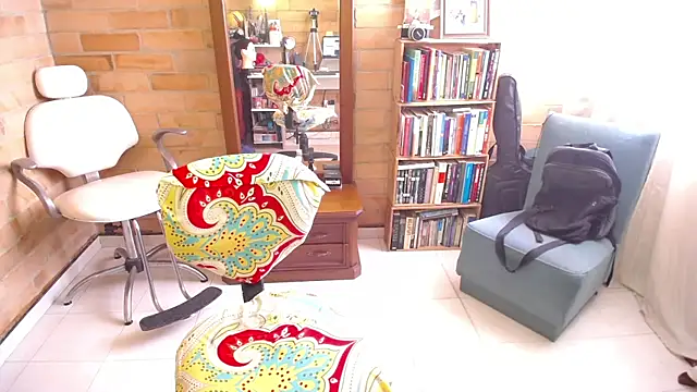 Snapshot of VioletaGomezCo chatting on September 19, 2025, 1:56 pm VioletaGomezCo online show from September 19, 2025, 1:56 pm