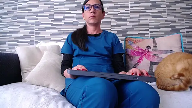 VioletaGomezCo online show from November 13, 2025, 4:39 pm