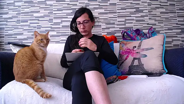 VioletaGomezCo online show from November 16, 2025, 2:44 pm