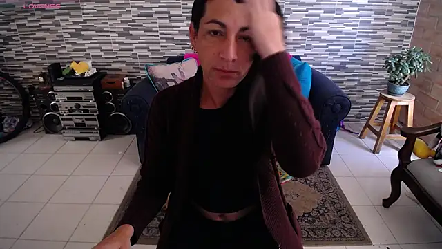 Snapshot of VioletaGomezCo chatting on May 18, 2026, 1:17 pm VioletaGomezCo online show from May 18, 2026, 1:17 pm