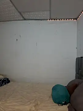 BrittanyDiaz online show from February 11, 2025, 3:51 pm