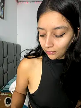 BrittanyDiaz online show from September 13, 2025, 5:46 pm