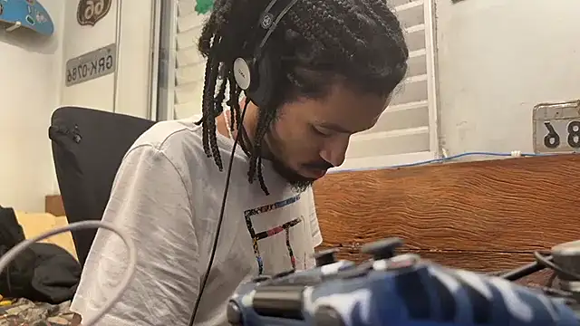 hotcamboy420 online show from January 16, 2025, 3:02 am