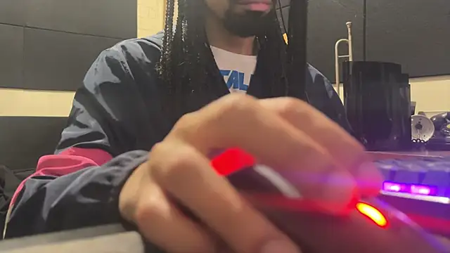 hotcamboy420 online show from November 14, 2025, 5:06 am