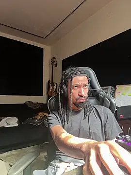 hotcamboy420 online show from April 27, 2026, 2:48 pm