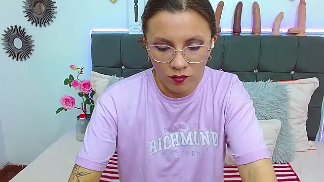 karlamorris  online show from March 14, 2025, 4:51 pm