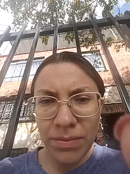 karlamorris  online show from September 11, 2025, 1:33 pm