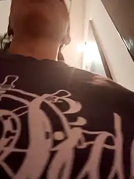 karlamorris  online show from September 18, 2025, 1:35 pm