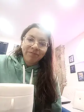 karlamorris  online show from September 23, 2025, 1:36 pm