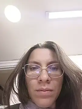 karlamorris  online show from December 1, 2025, 1:05 pm