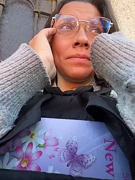 karlamorris  online show from February 11, 2026, 1:16 pm