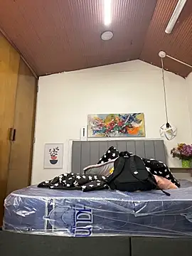 karlamorris  online show from March 5, 2026, 1:18 pm