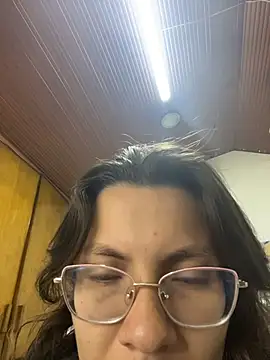 karlamorris  online show from March 18, 2026, 1:25 pm