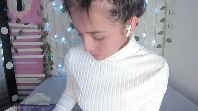 Sophy SmileSweet online show from March 7, 2025, 12:01 pm