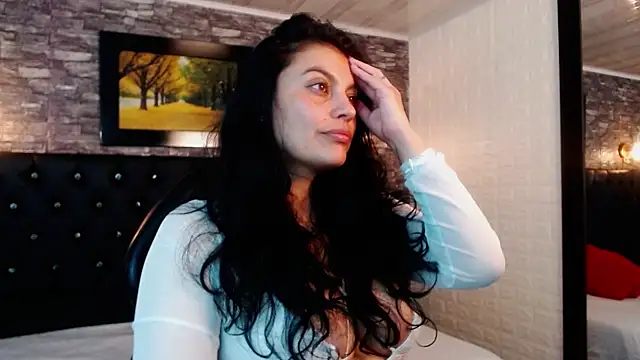 Snapshot of Lust_Mom41 chatting on December 7, 2024, 12:08 am Lust Mom41 online show from December 7, 2024, 12:08 am