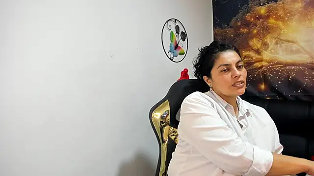 Snapshot of Lust_Mom41 chatting on December 10, 2024, 5:11 pm Lust Mom41 online show from December 10, 2024, 5:11 pm