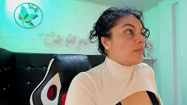 Snapshot of Lust_Mom41 chatting on December 16, 2024, 10:34 pm Lust Mom41 online show from December 16, 2024, 10:34 pm