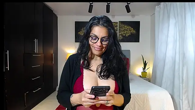 Lust Mom41 online show from May 22, 2026, 10:15 pm