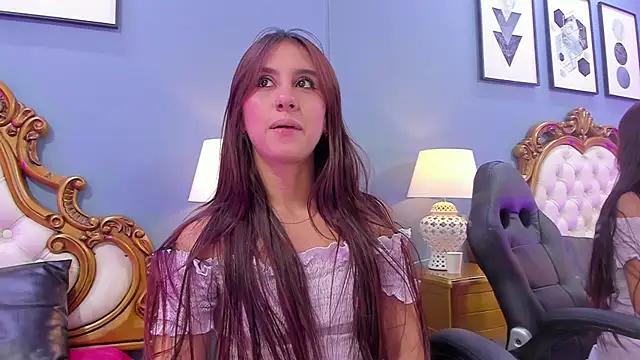 Snapshot of AlanaJones1 chatting on February 14, 2025, 3:43 am AlanaJones1 online show from February 14, 2025, 3:43 am