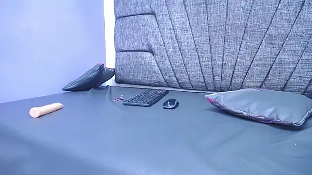 Briannacastello online show from December 14, 2024, 4:23 am