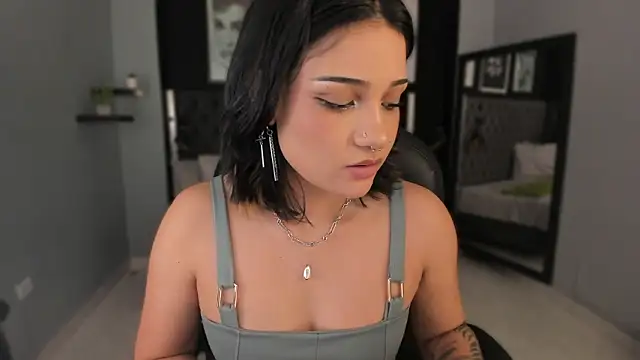 renee shelby  online show from March 25, 2026, 8:15 pm