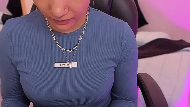 renee shelby  online show from April 8, 2026, 2:28 pm