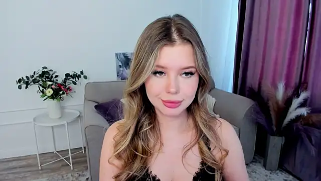 FollowLovee online show from September 25, 2025, 12:09 pm