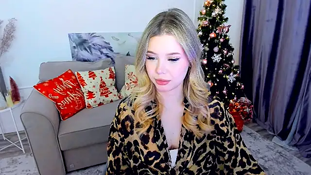 FollowLovee online show from December 14, 2025, 7:29 pm