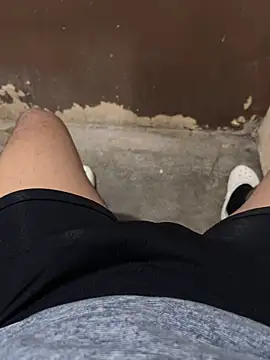 Snapshot of Luis455gomez chatting on March 9, 2025, 5:00 am Luis455gomez online show from March 9, 2025, 5:00 am