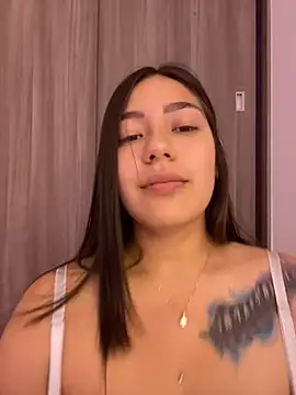 Snapshot of Latina_vanessa chatting on December 28, 2024, 4:30 am Latina vanessa online show from December 28, 2024, 4:30 am