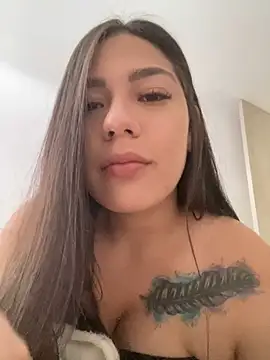 Snapshot of Latina_vanessa chatting on February 11, 2025, 10:18 pm Latina vanessa online show from February 11, 2025, 10:18 pm