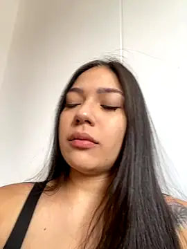 Snapshot of Latina_vanessa chatting on October 16, 2025, 7:59 pm Latina vanessa online show from October 16, 2025, 7:59 pm