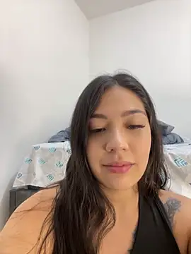 Snapshot of Latina_vanessa chatting on October 20, 2025, 11:16 pm Latina vanessa online show from October 20, 2025, 11:16 pm