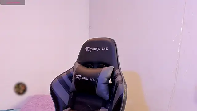 Amypond   online show from October 4, 2025, 3:54 pm